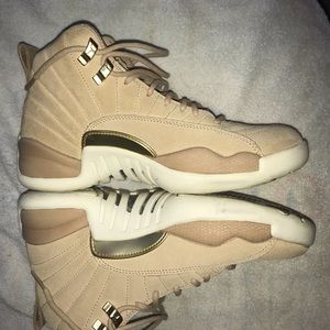 Women Jordan retro 12